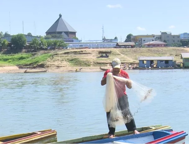 Pescadores do Acre vão ganhar auxílio emergencial da União por causa da seca