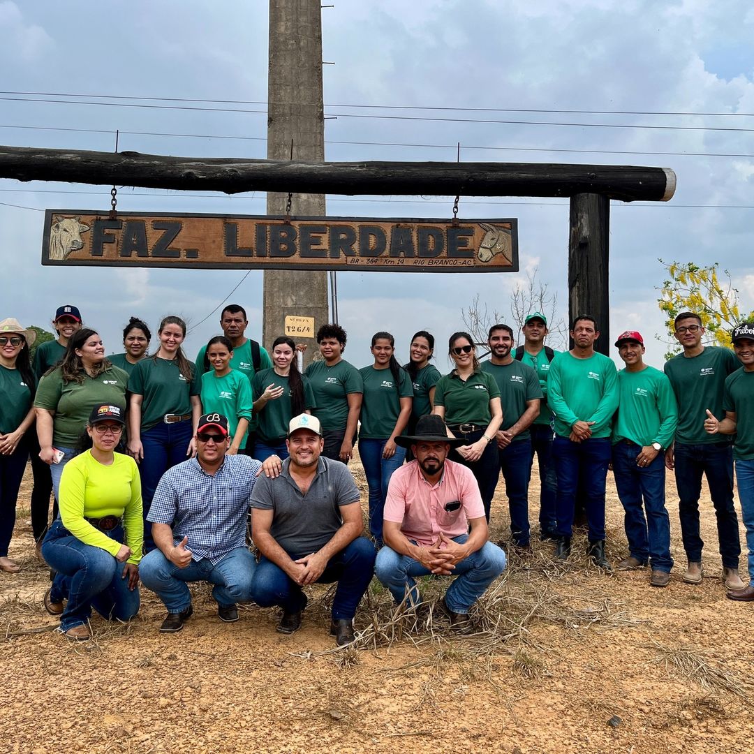 Alunos de Zootecnia do Senar conhecem as práticas cotidianas da bovinocultura no Acre