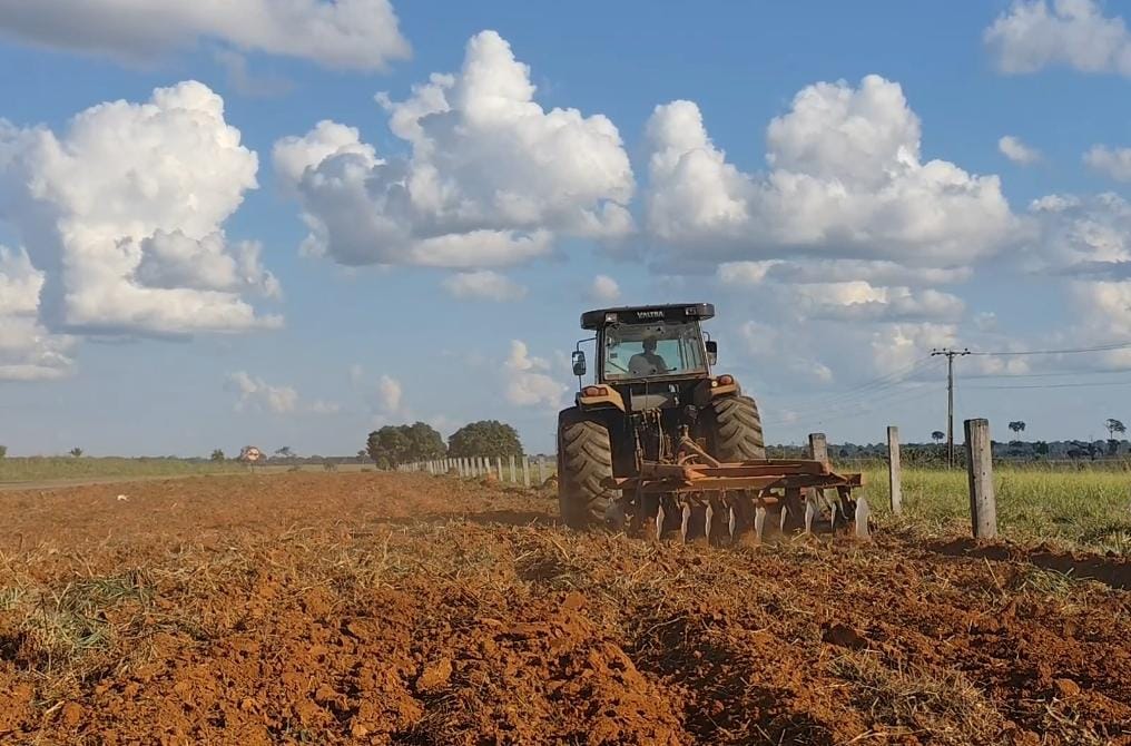 Produtores de soja no Alto Acre iniciam plantio após chegada das chuvas