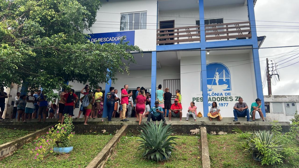 Colônia de Pescadores de Cruzeiro do Sul recebe 300 carteiras pendentes desde 2021