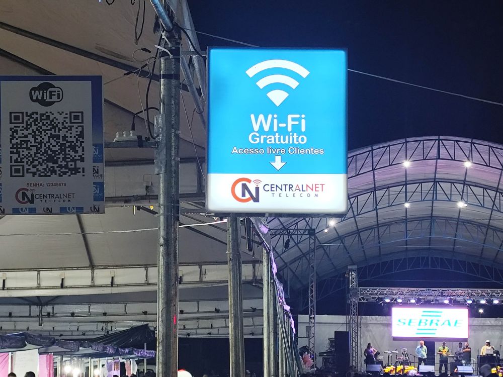 Inclusão Digital: Calçadão de Acrelândia, nas comemorações dos 33 anos, tem internet grátis