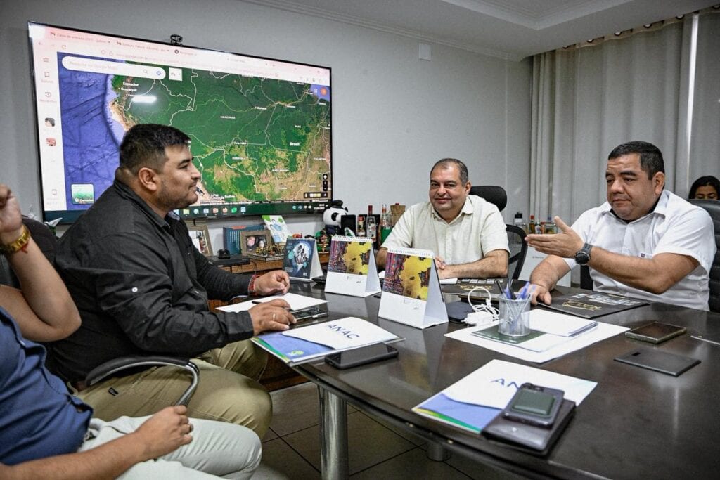 Grupo do Peru estuda instalar fábrica de equipamentos de proteção individual no Acre