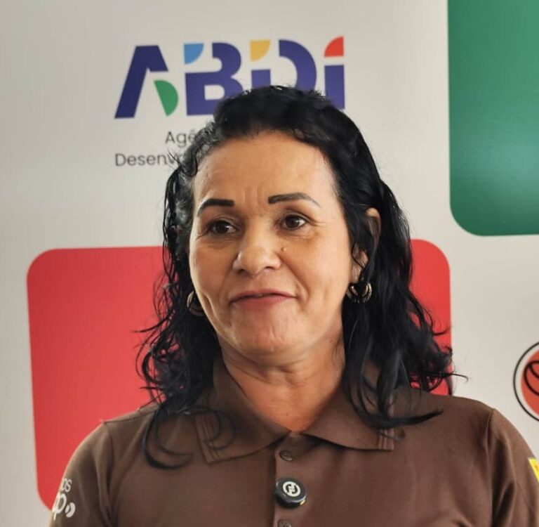 “Emoção e orgulho”, destaca primeira cooperada da Coopercafé durante inauguração do Complexo em Mâncio Lima