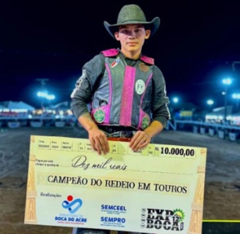 Peão de Feijó levanta poeira e fatura R$ 10 mil no Rodeio 2025 da 12ª EXPOBOCA