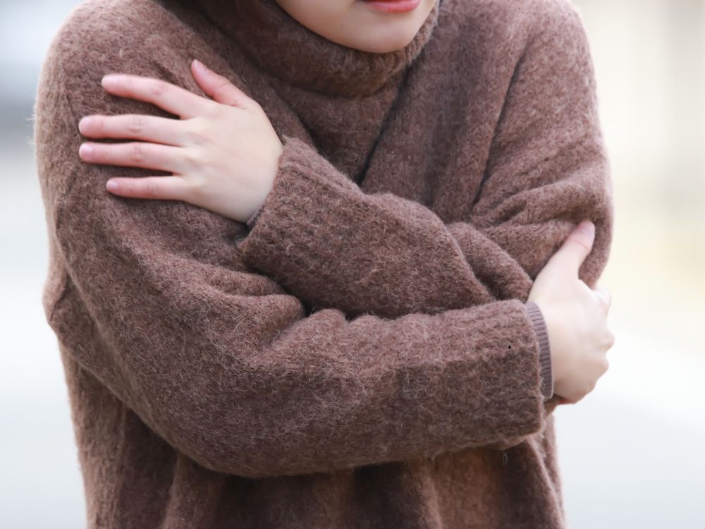 Do calorão à friagem: onda de frio chega com ventos fortes no domingo, no Acre