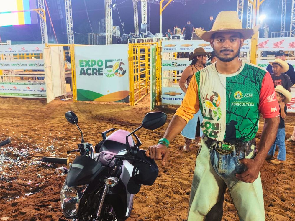 Vice-campeão do Rodeio leva moto 0 km e promete seguir representando o Acre pelo Brasil