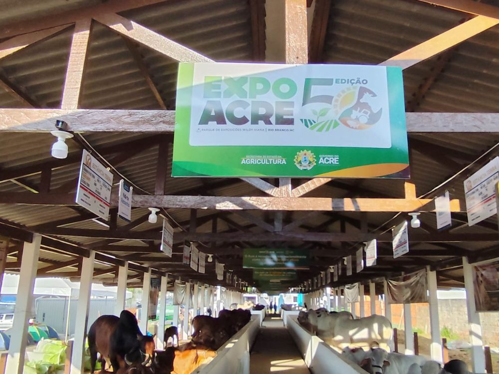 Falta água, banheiros sujos e a insegura: Os problemas enfrentados pelos peões na Expoacre