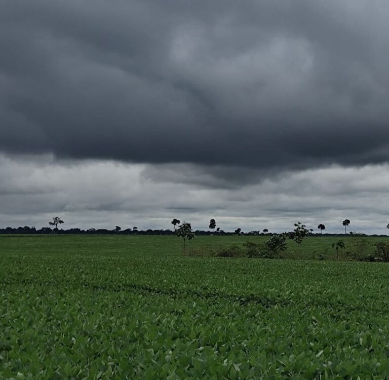 Onda de fraca intensidade deve chegar ao Acre nesta terça trazendo muitas chuvas