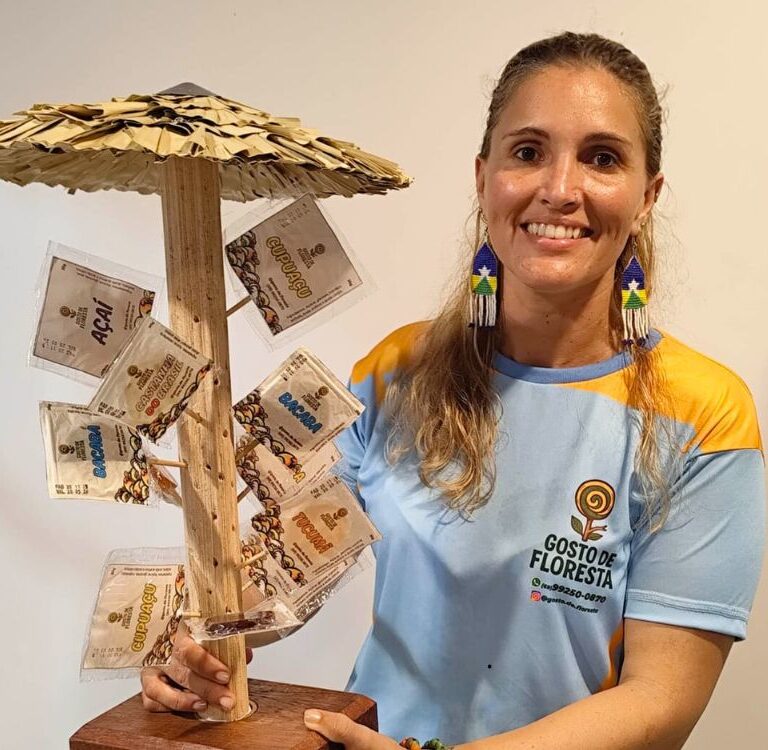 Patauá, bacaba, açaí e castanha: Doceira leva sabores da floresta em pirulitos artesanais para Agrotec