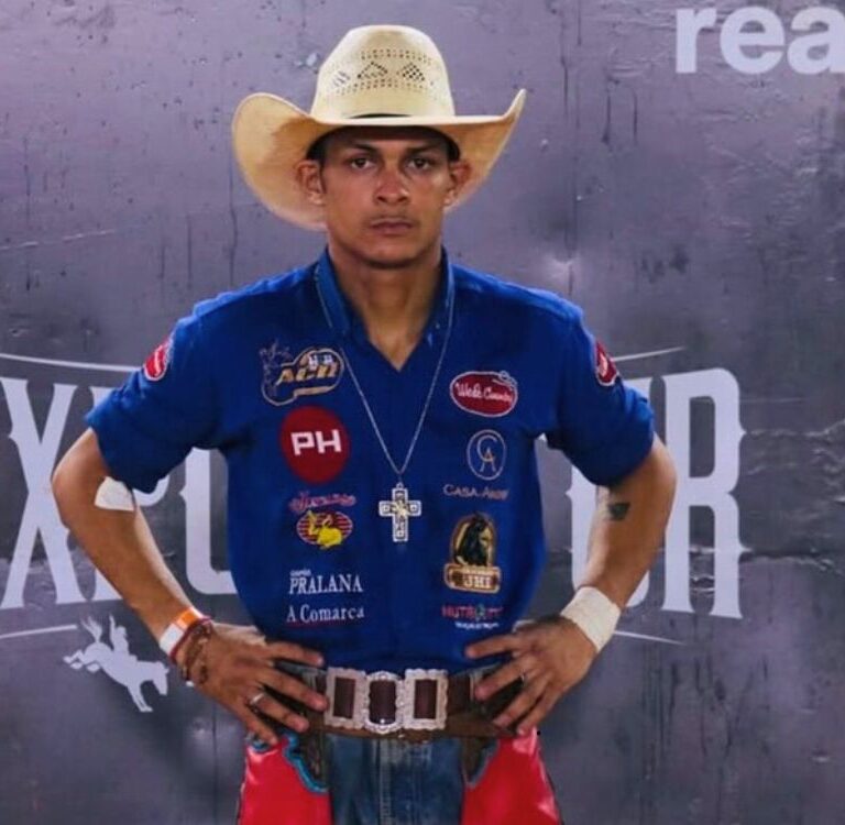 Acreano Matheus Bernadino vence rodeio da Expoartur 2025 em São Paulo