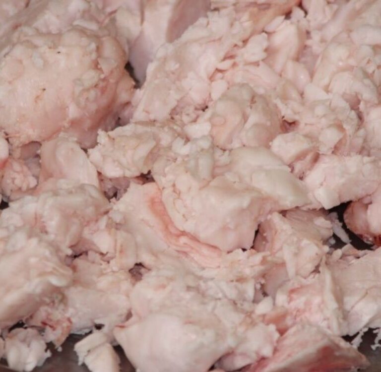 No Acre, desvio de 40 toneladas de sebo bovino e uso de nota falsa leva caminhoneiro a prisão