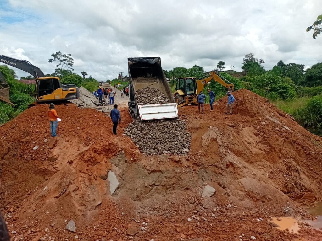 Erosão grave no km 722 leva DNIT a decretar emergência na BR-364, no Acre