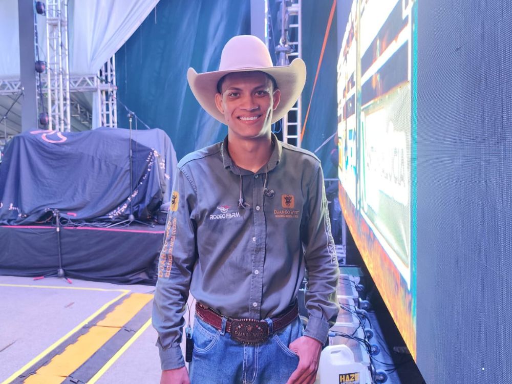 Circuito Country recebe pela primeira vez jovem locutor rondoniense nas arenas do Acre
