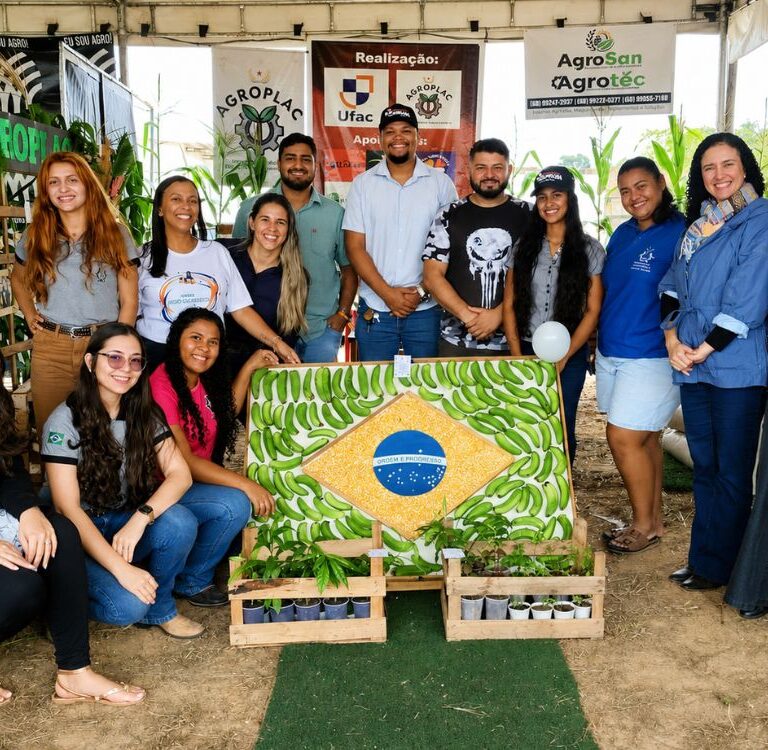 Curso de Agronomia da UFAC conquista visitantes com estande interativo na 5ª Feira do Agronegócio de Plácido