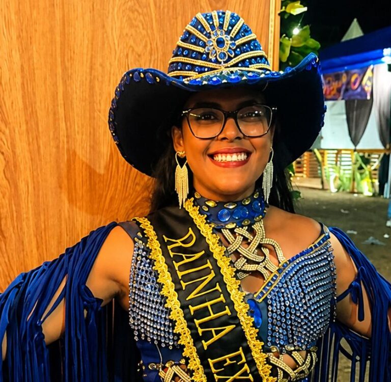 Servidora pública conquista faixa de Rainha do Rodeio do Bujari 2026 e celebra a cultura do esporte na região