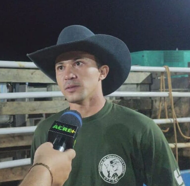 Mateus Soares, de Sena Madureira, é destaque e faz maior nota na abertura do 1° Encontro de Cowboys em Capixaba