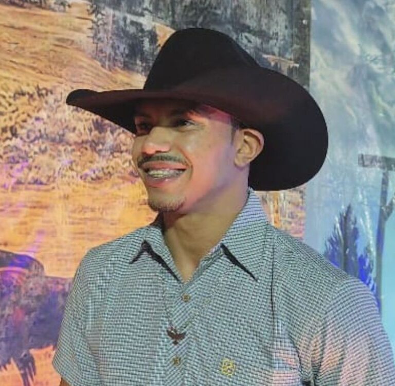 Yan Victor volta ao Acre após temporada nos EUA e prepara montaria para o “Desafio do Bem” na Expo Fronteira