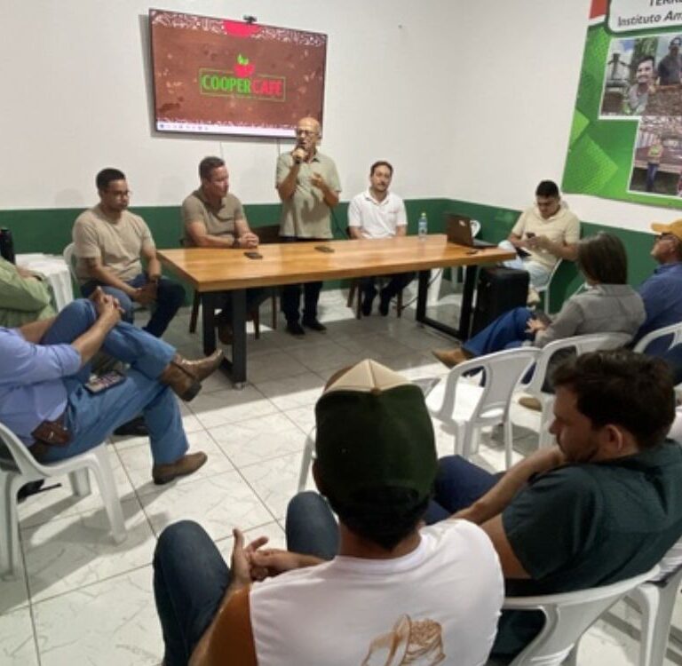 Em Mâncio Lima, Ufac debate acordo de cooperação para fortalecer cafeicultura no Vale Juruá